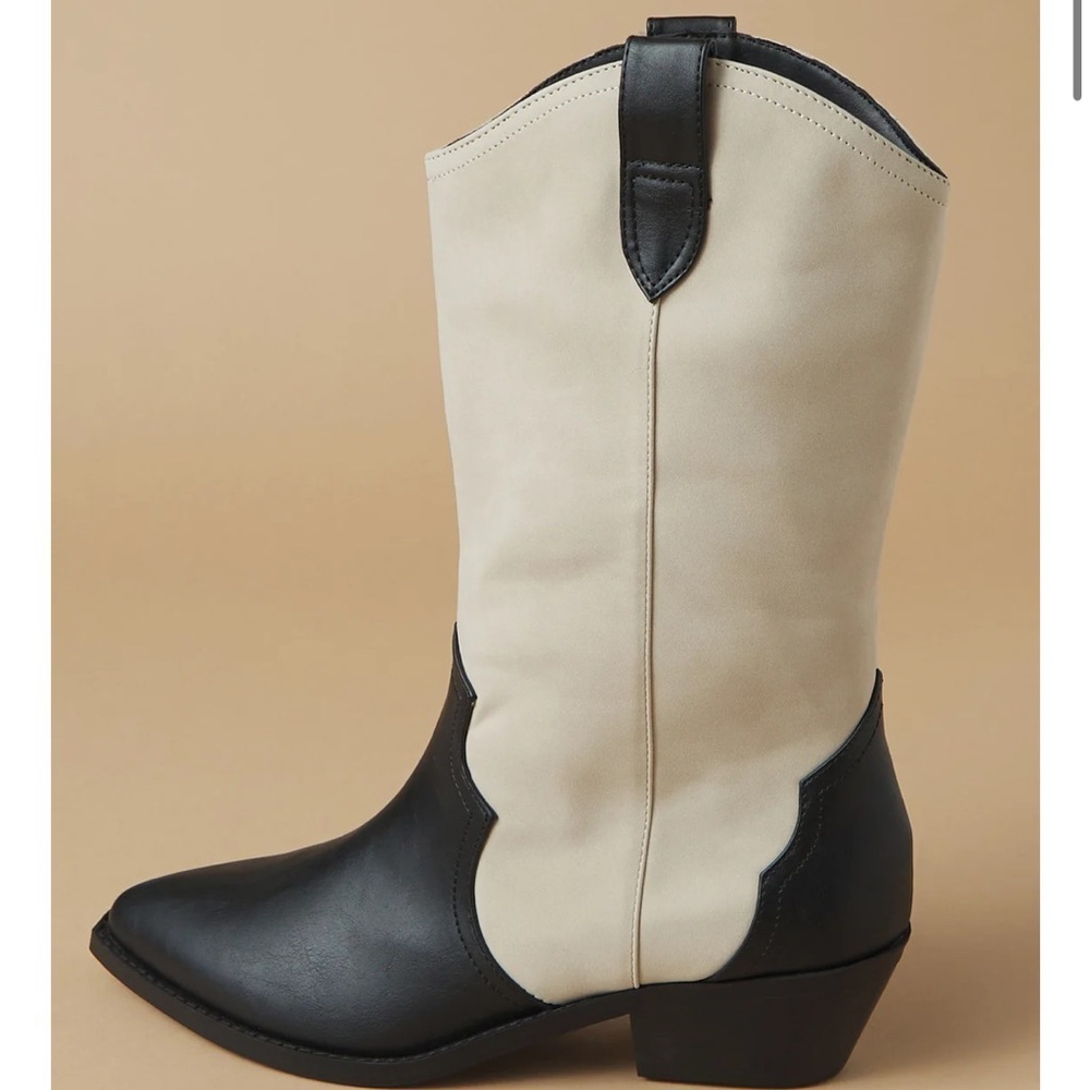 New with tags Altar’d state Korbella Western Boot by dolce vita - Picture 2 of 3